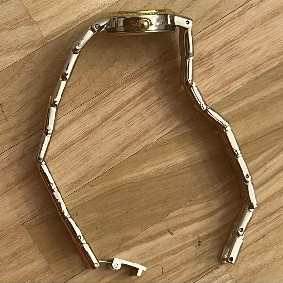 Seiko Ladies Watch Super RARE Vintage Two Tone Bracelet Beautiful White Dial - Picture 8 of 12